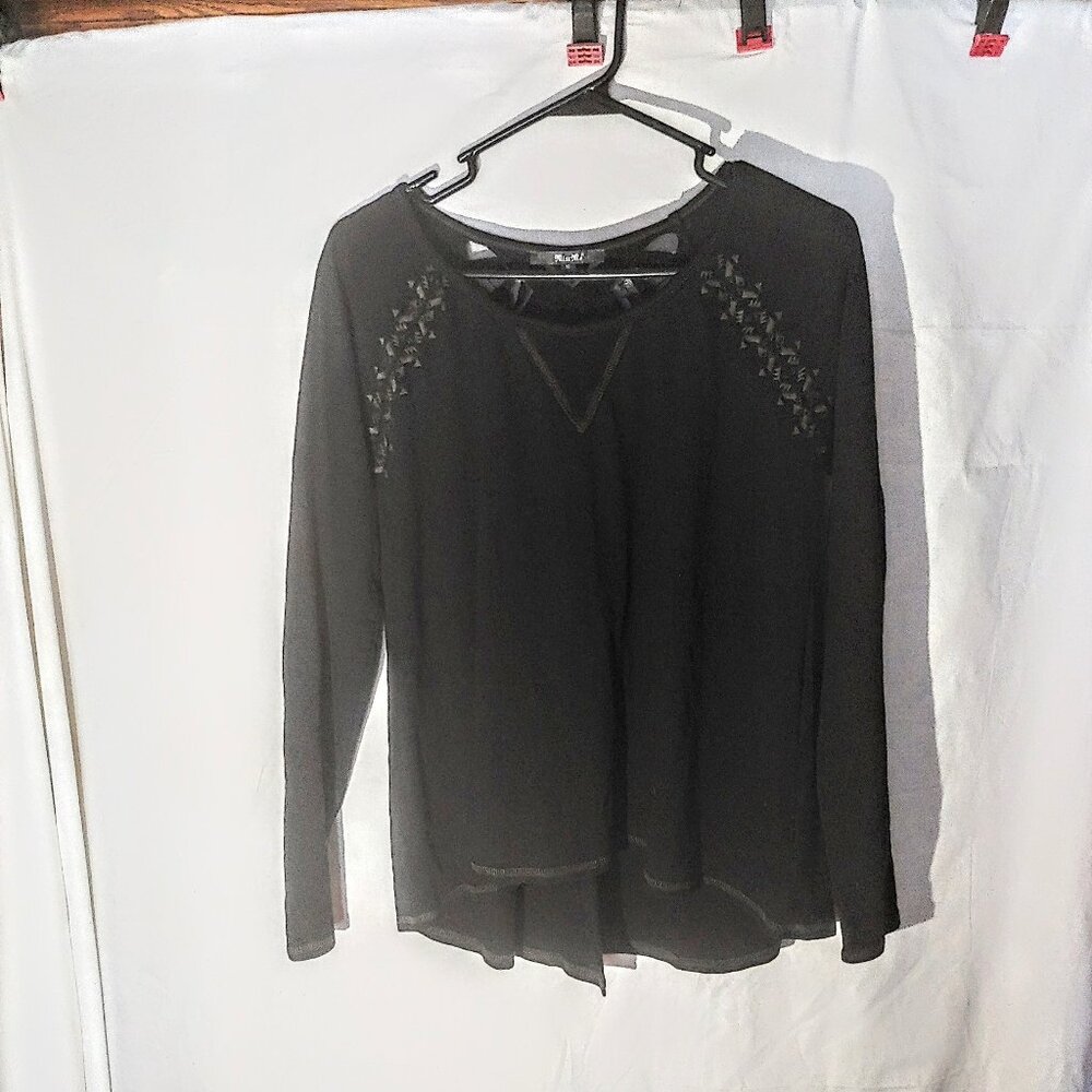 Miss Me Casual Long Sleeved High-Low Shirt: Effortless Elegance Meets Comfort